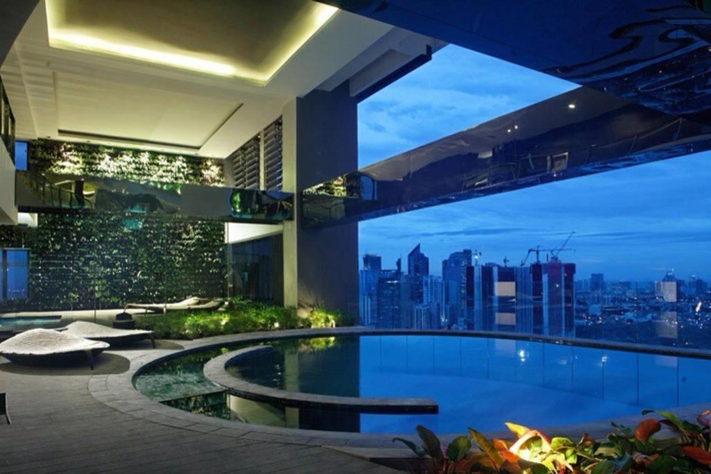 Seven Doors Aparthotels In Gramercy Makati Makati City Екстериор снимка