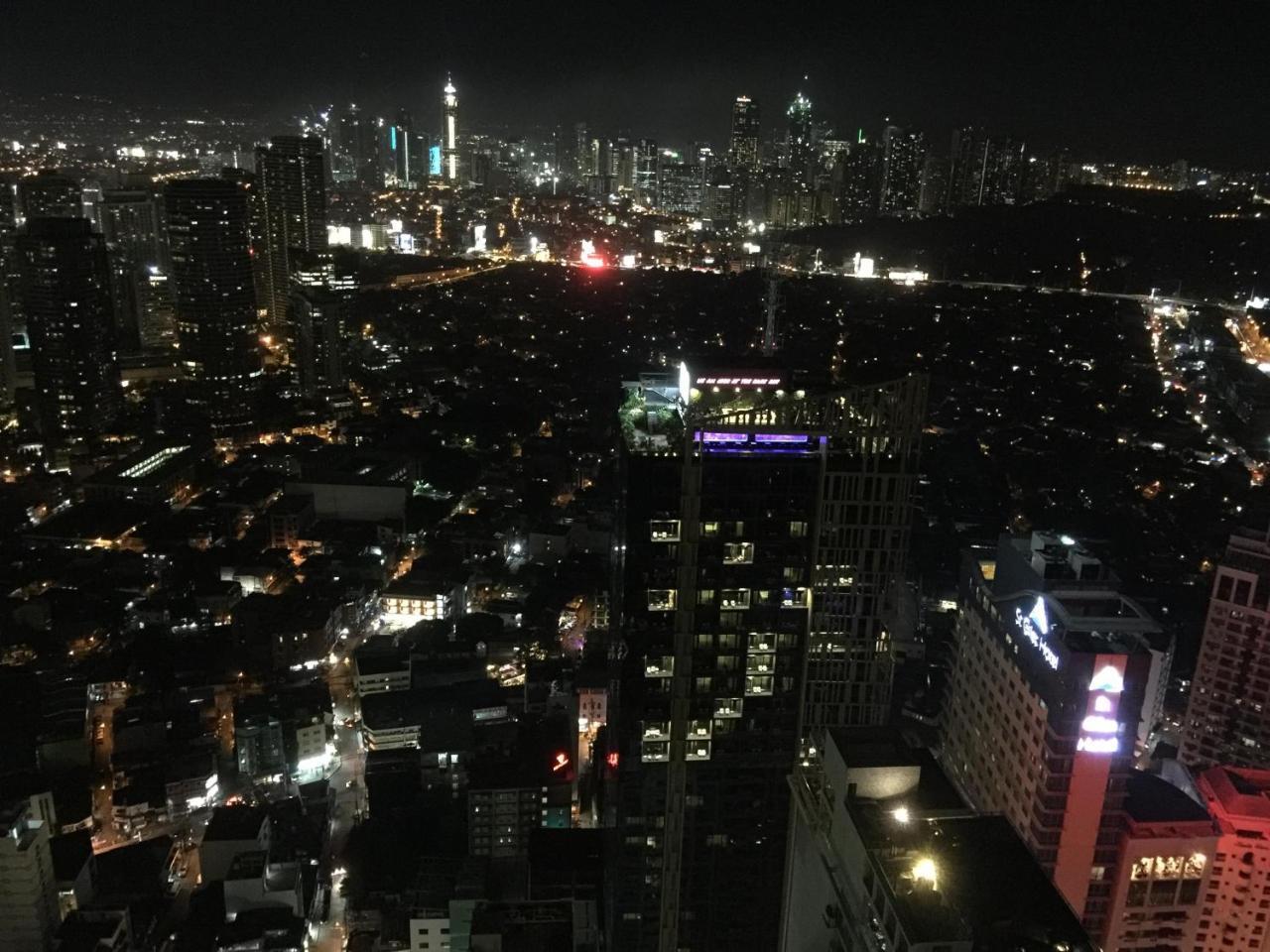 Seven Doors Aparthotels In Gramercy Makati Makati City Екстериор снимка