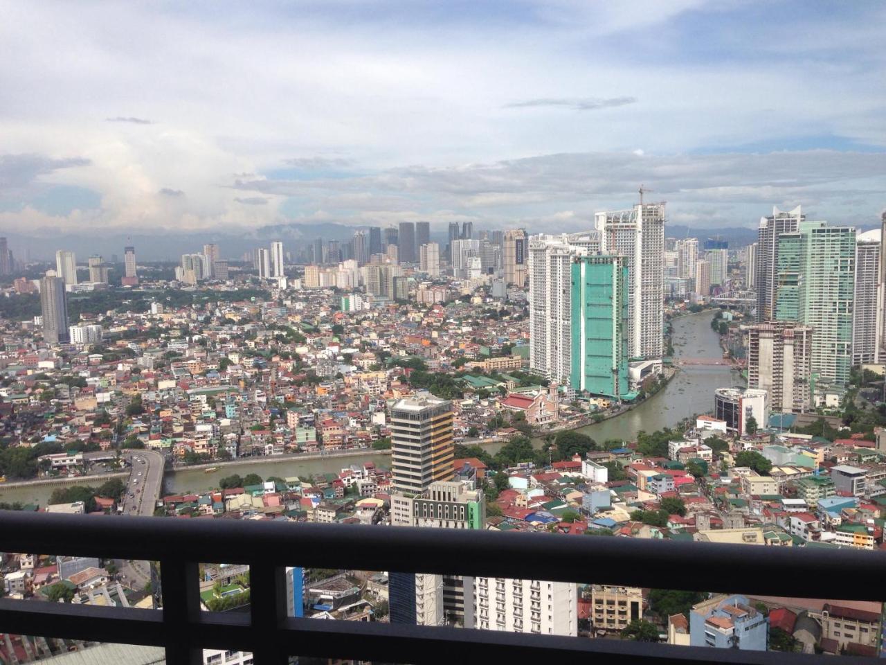 Seven Doors Aparthotels In Gramercy Makati Makati City Екстериор снимка