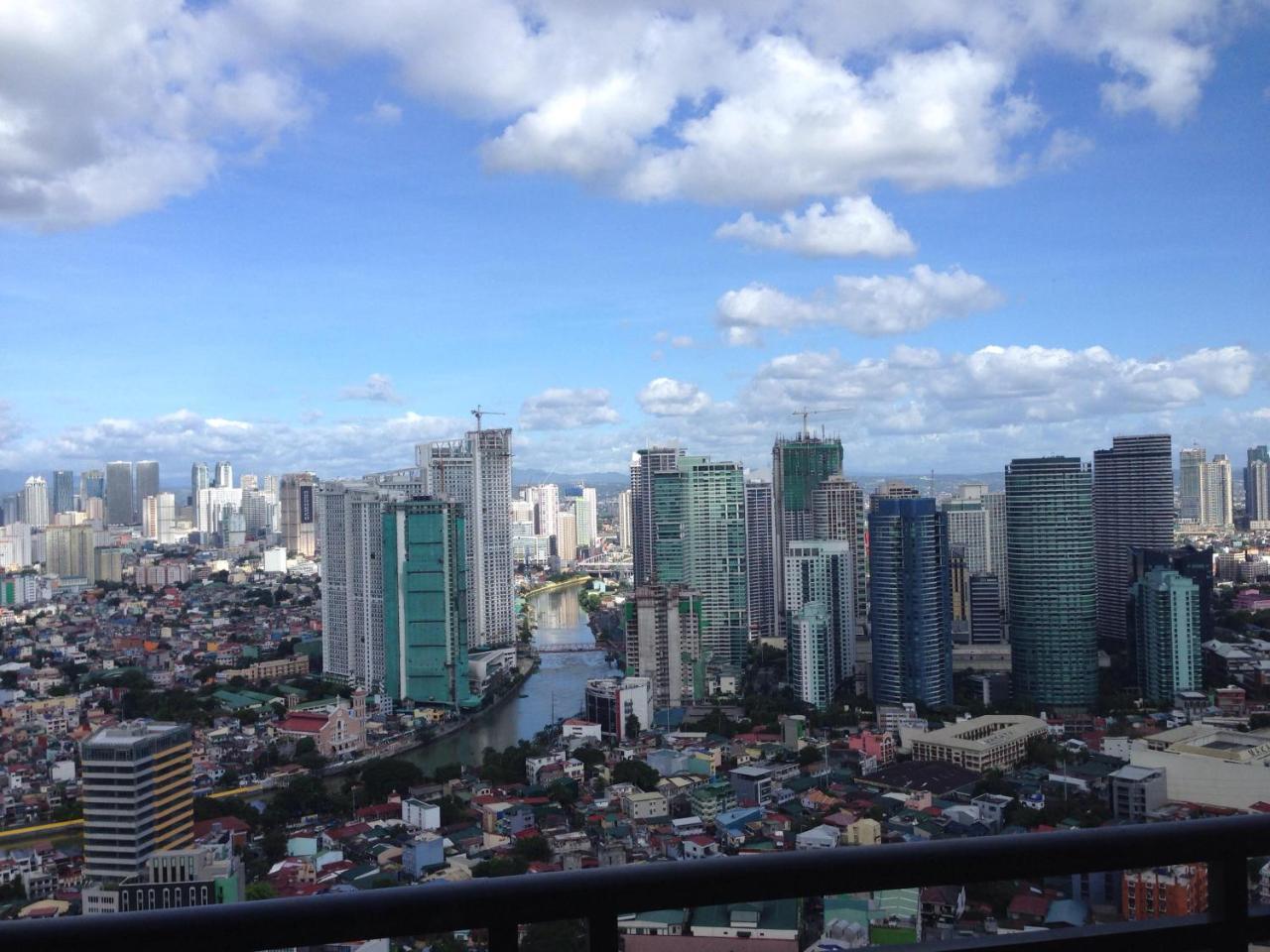 Seven Doors Aparthotels In Gramercy Makati Makati City Екстериор снимка