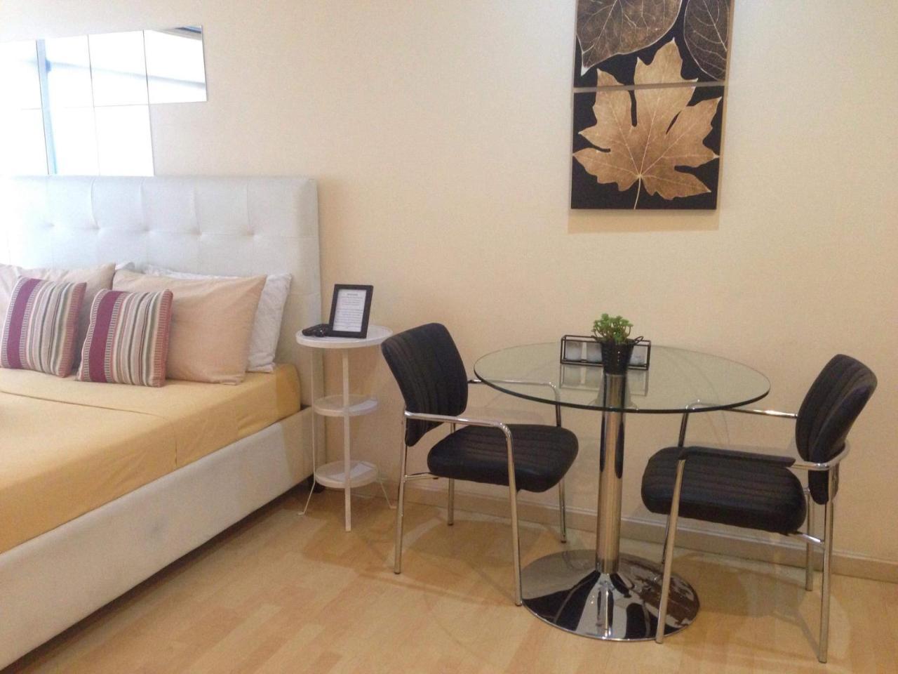 Seven Doors Aparthotels In Gramercy Makati Makati City Екстериор снимка