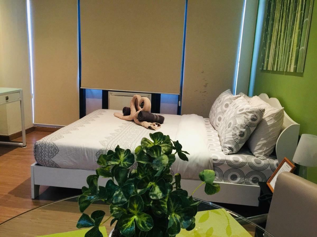 Seven Doors Aparthotels In Gramercy Makati Makati City Екстериор снимка